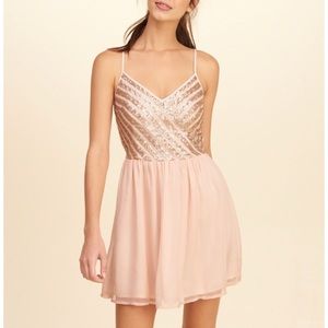 New with Tag Hollister light pink shine dress 🎉